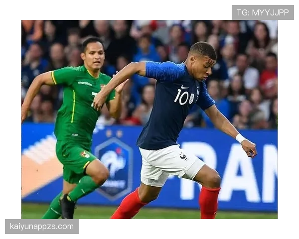 姆巴佩家里那阵仗，看得我这个月都得节衣缩食了吧？